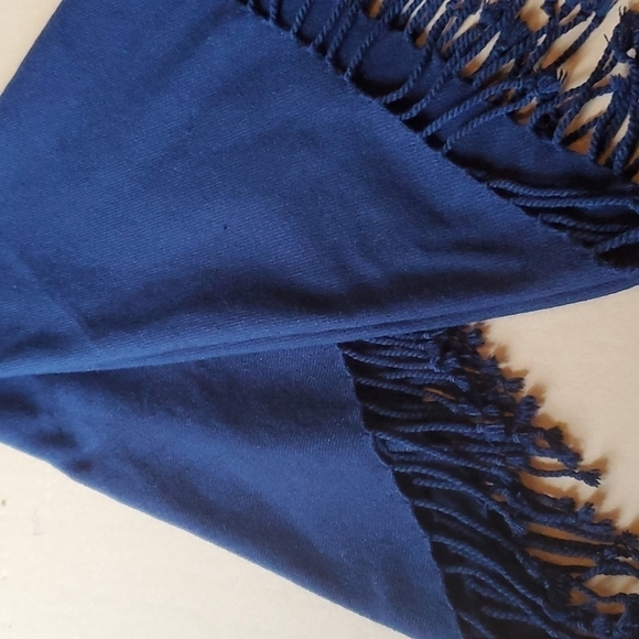 Navy blue turtleneck acrylic poncho with fringe one size - Picture 7 of 7